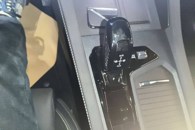 领克03 2025款 1.5TD DCT冠军版Pro局部细节18