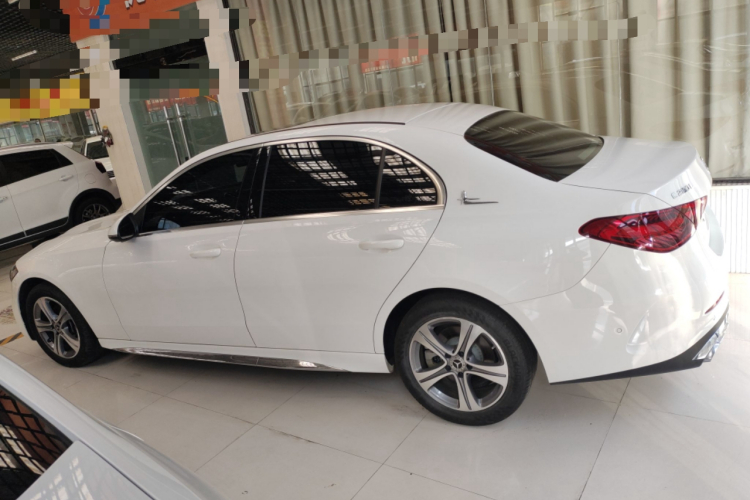奔驰C级 2022款 改款 C 200 L 运动版车身外观4