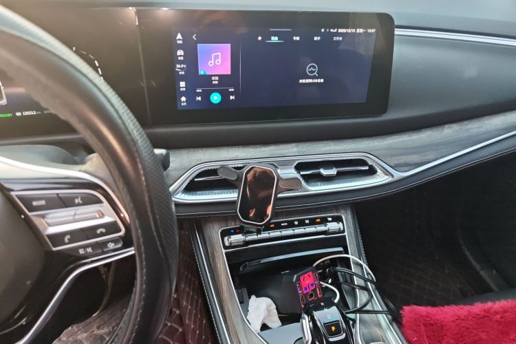 蓝电E5 2023款 1.5L DE-i 100KM臻享型 7座中控内饰16