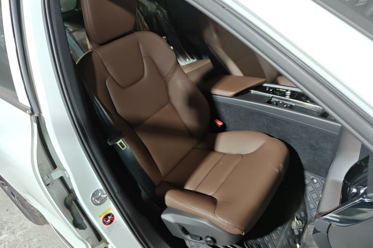 沃尔沃XC60 2025款 B5 四驱智逸豪华版局部细节41