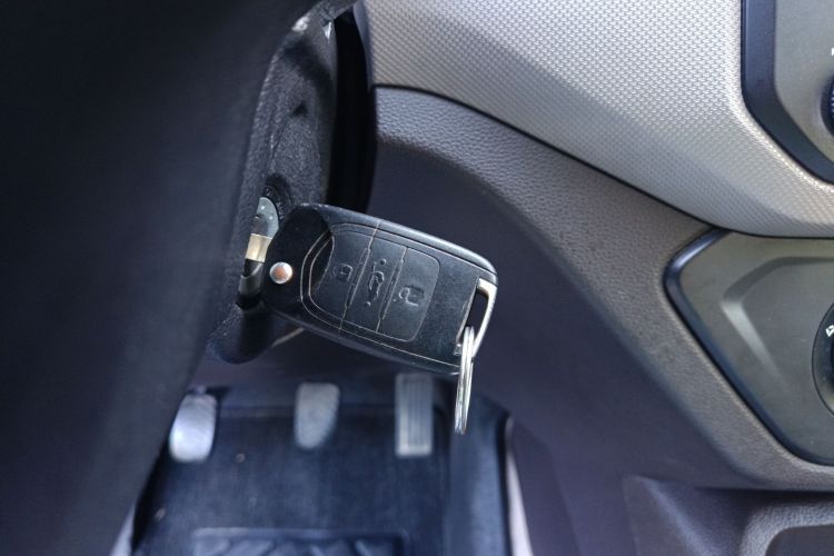 五菱汽车 五菱宏光 2021款 1.5L S标准型LAR中控内饰11