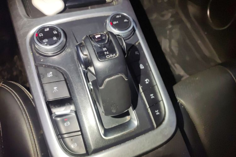 坦克300 2021款 越野版 2.0T 征服者中控内饰18