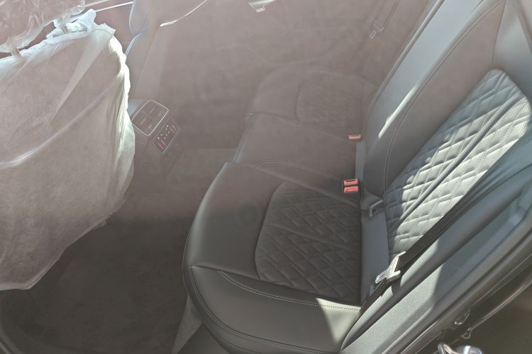 奥迪A6L 2025款 45 TFSI 臻选动感型中控内饰21