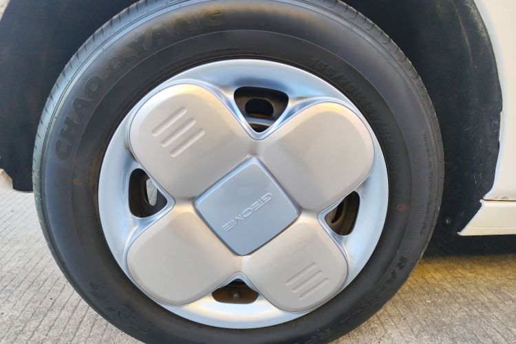 吉利银河 2023款 熊猫mini 200km 耐力熊车身外观6007