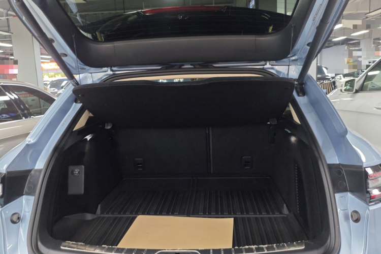 鸿蒙智行 问界M5 2023款 纯电四驱智驾版机舱底盘23