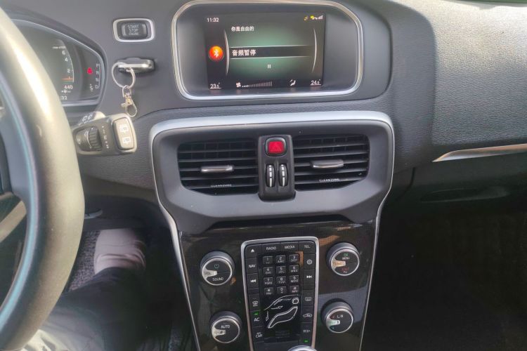 沃尔沃V40 2019款 T3 智逸版中控内饰16