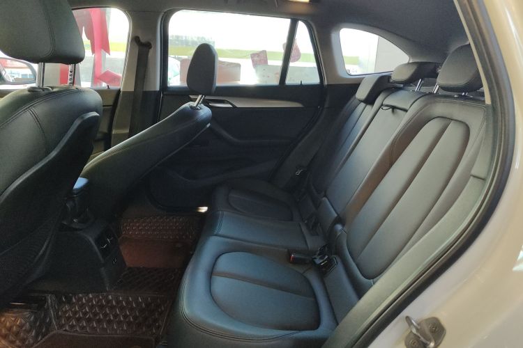 宝马X1 2019款 sDrive20Li 领先型中控内饰21