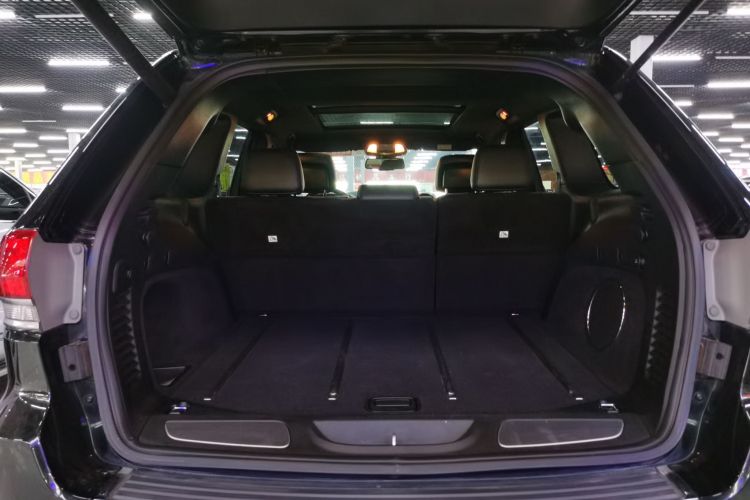 Jeep 大切诺基(进口) 2014款 3.0L 舒享导航版机舱底盘23