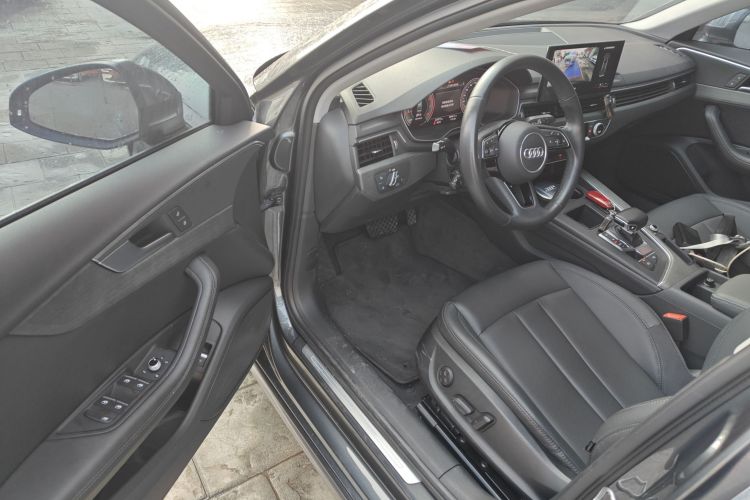 奥迪A4L 2022款 40 TFSI 时尚致雅型中控内饰20