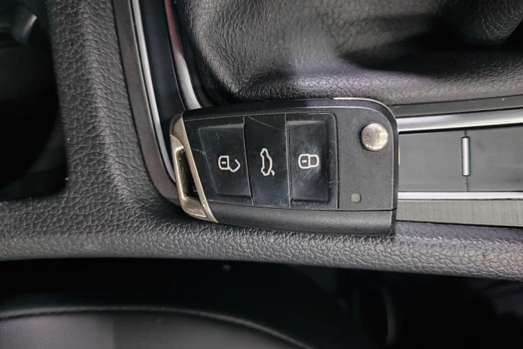 大众 高尔夫 2016款 230TSI 自动舒适型中控内饰11