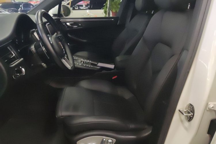 保时捷 2020款 Macan 2.0T中控内饰19