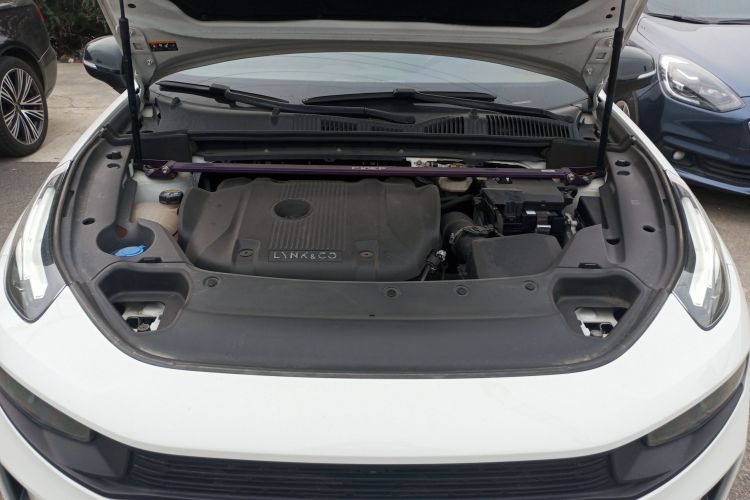 领克03 2021款 2.0TD 自动劲 冠军版机舱底盘24