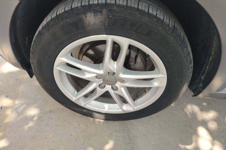 奥迪Q5 2017款 Plus 40 TFSI 技术型车身外观35