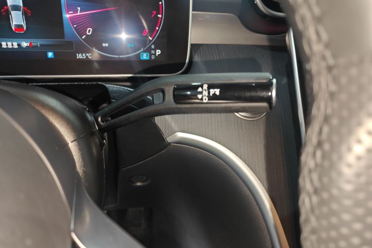 奔驰C级 2024款 C 200 L 运动版中控内饰18