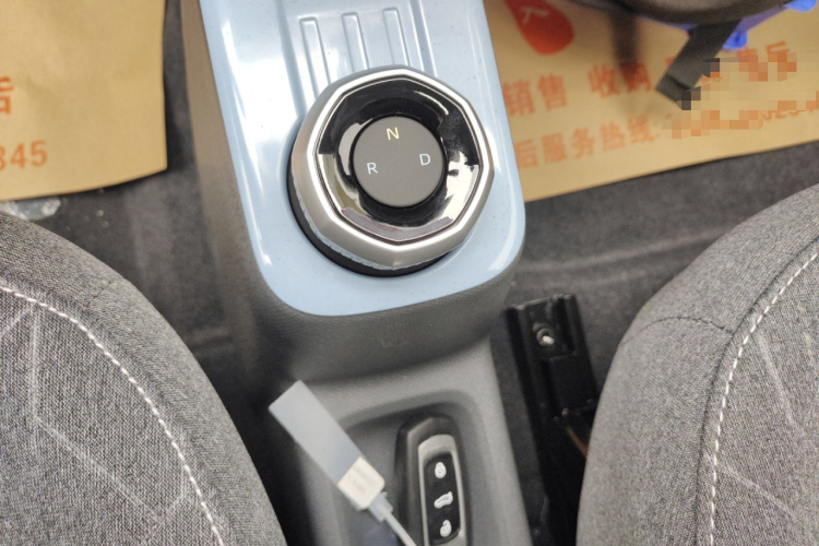 吉利银河 2024款 熊猫mini 200km 耐力熊中控内饰18