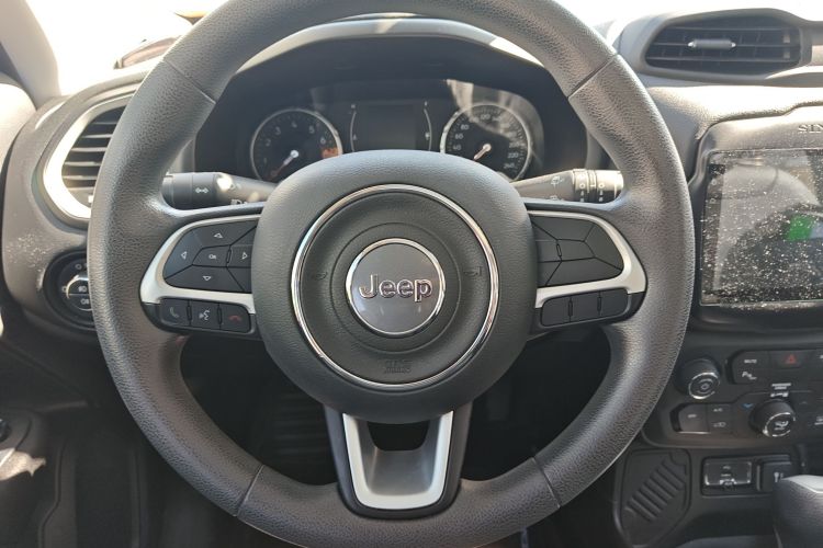 Jeep 自由侠 2019款 220T 自动领先版局部细节13