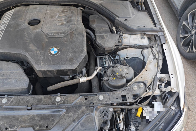 宝马3系 2022款 325Li M运动套装局部细节9007