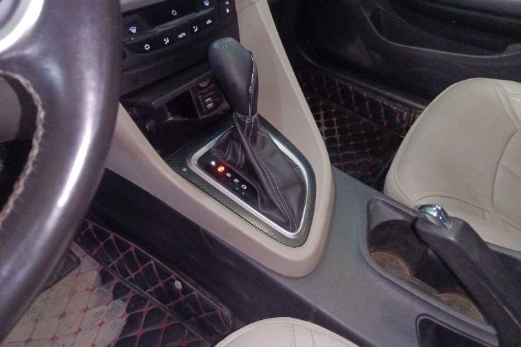 别克 英朗 2019款 15T 双离合互联精英型 国VI中控内饰18