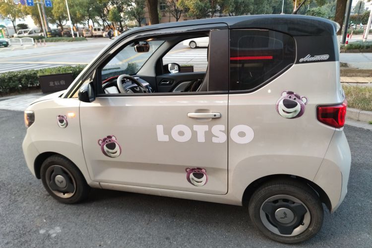 五菱汽车 宏光MINIEV 2022款 马卡龙臻享款 磷酸铁锂车身外观4