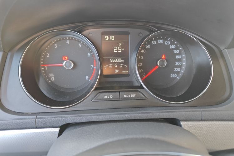 大众 朗逸 2017款 1.6L 手动舒适版中控内饰14