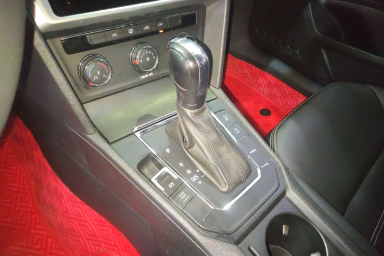 大众 凌渡 2021款 230TSI DSG风尚版中控内饰18