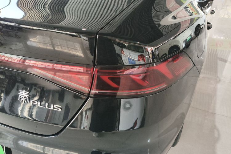 比亚迪 秦PLUS 2023款 冠军版 DM-i 55KM领先型车身外观9