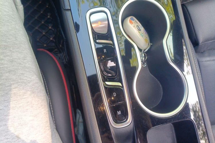 别克 君威 2021款 改款 GS 28T 精英型中控内饰18