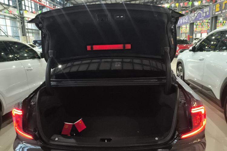 沃尔沃S90 2025款 B5 智远豪华版机舱底盘23