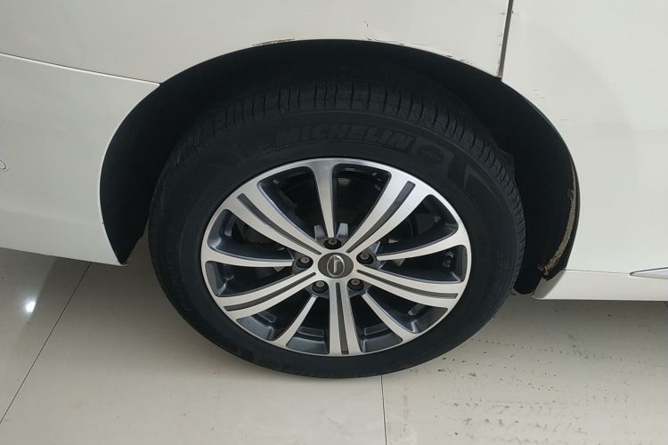 广汽传祺 传祺M8 2018款 320T 旗舰版车身外观6003