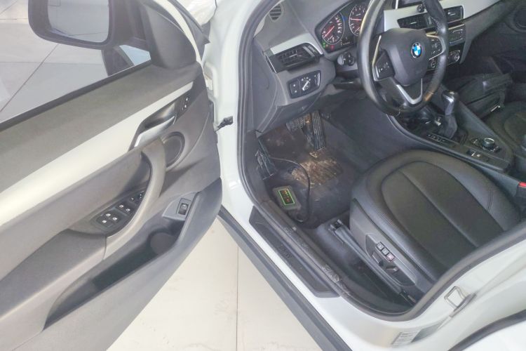 宝马X1 2016款 sDrive18Li 尊享型中控内饰20