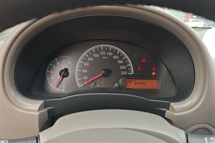 日产 阳光 2015款 1.5XE CVT舒适版中控内饰14