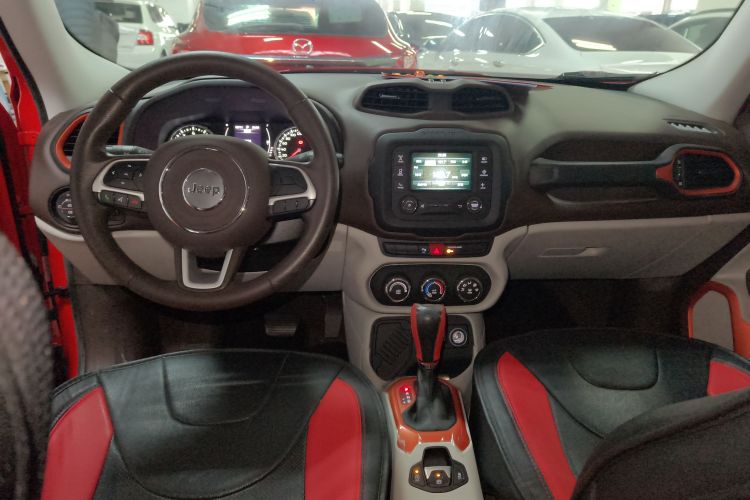 Jeep 自由侠 2016款 1.4T 自动高能版中控内饰7002