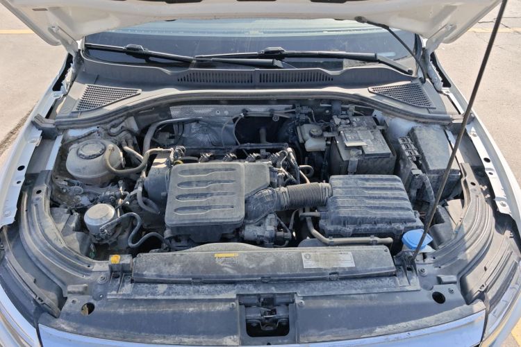 大众 朗逸 2023款 1.5L 自动得逸版机舱底盘24