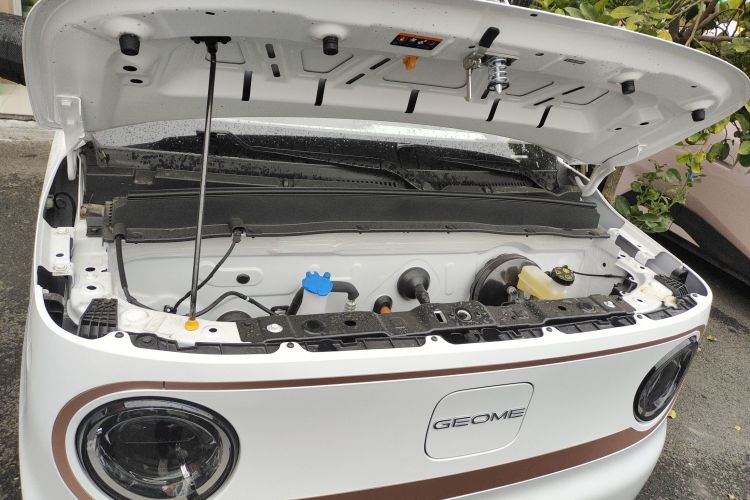 吉利银河 2024款 熊猫mini 200km 耐力熊机舱底盘24