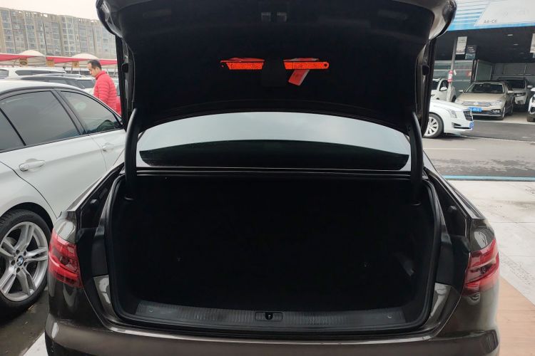 奥迪A4L 2019款 40 TFSI 进取型 国VI局部细节23