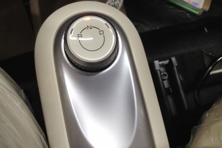 五菱汽车 宏光MINIEV 2025款 四门版 进阶款中控内饰18