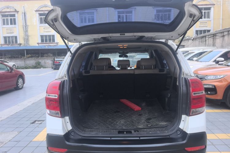 雪佛兰 科帕奇 2015款 2.4L 四驱旗舰版 7座机舱底盘23