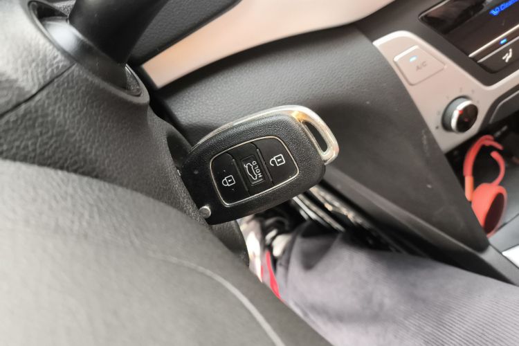 现代 领动 2016款 1.6L 自动智炫·精英型中控内饰11