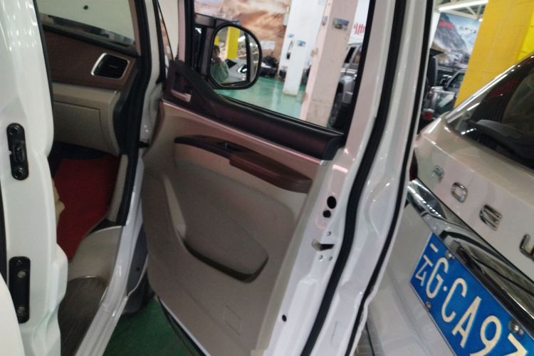 东风风行 菱智M5EV 2020款 长航版 豪华型 7座中控内饰7005