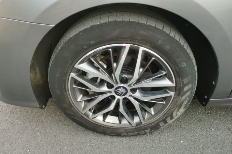 比亚迪 秦PLUS 2021款 DM-i 55KM 旗舰型车身外观6007