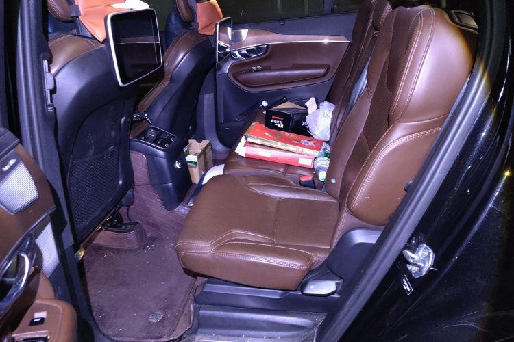 沃尔沃XC90新能源 2018款 E驱混动 T8 智尊版 7座中控内饰7004