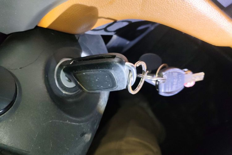 中华V3 2016款 1.5L 手动舒适型中控内饰11