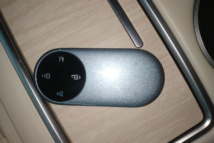 鸿蒙智行 智界R7 2024款 纯电 802km Max中控内饰7001