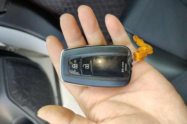 丰田 威兰达 2023款 2.0L CVT四驱豪华PLUS版中控内饰11