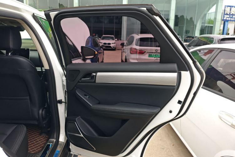 比亚迪 唐 2018款 2.0T 自动智联尊悦型 7座 国V中控内饰7006