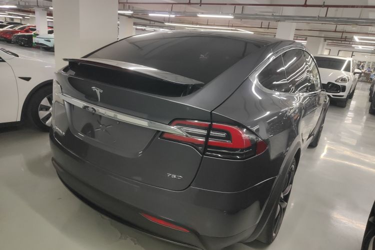 特斯拉 2016款 Model X 75D车身外观6005