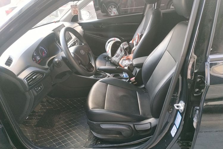 现代 悦动 2020款 1.6L 自动GL悦目版中控内饰19