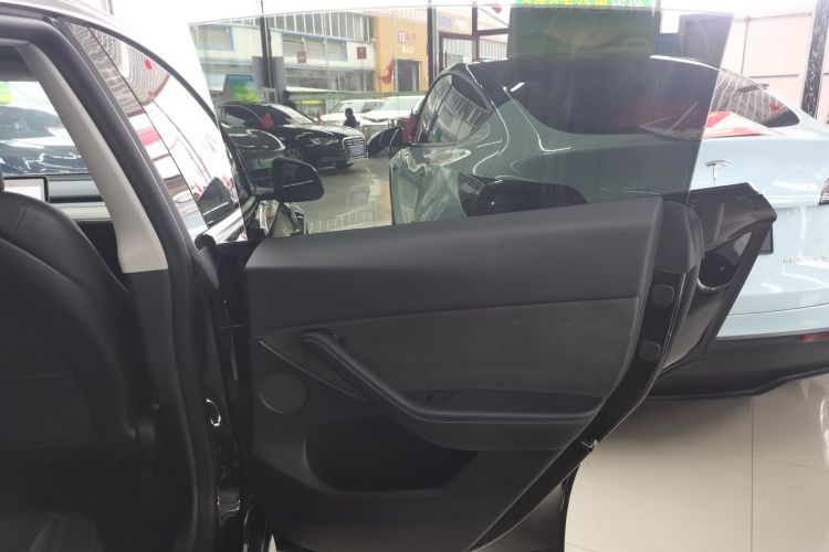 特斯拉 Model Y 2022款 改款 后轮驱动版中控内饰45