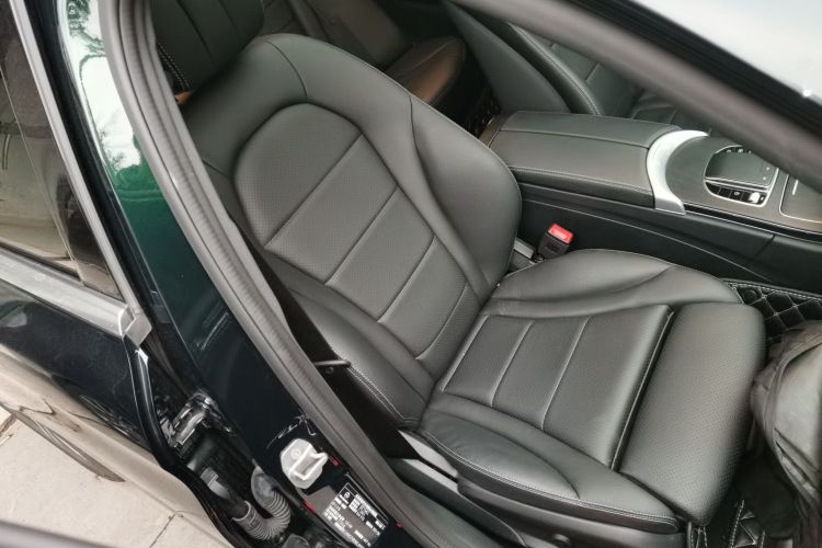 奔驰C级 2021款 C 260 L 运动版局部细节41