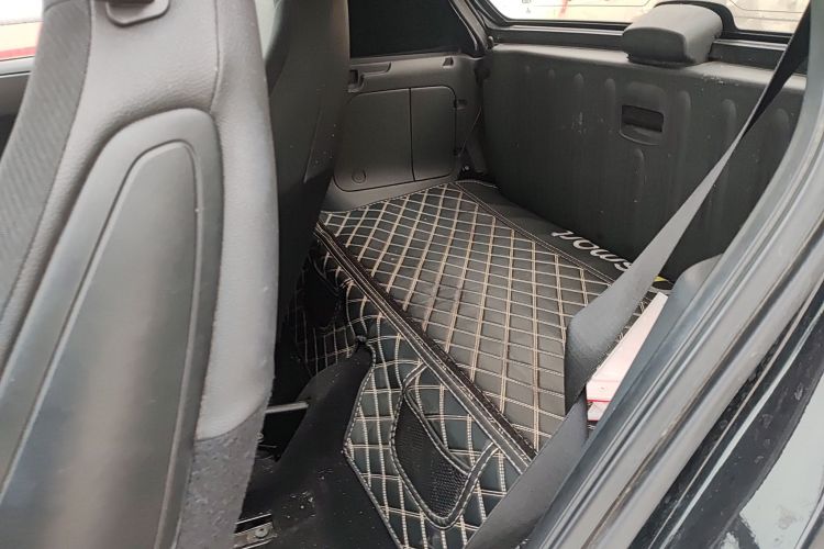 smart fortwo 2015款 1.0 MHD 新年特别版中控内饰7004